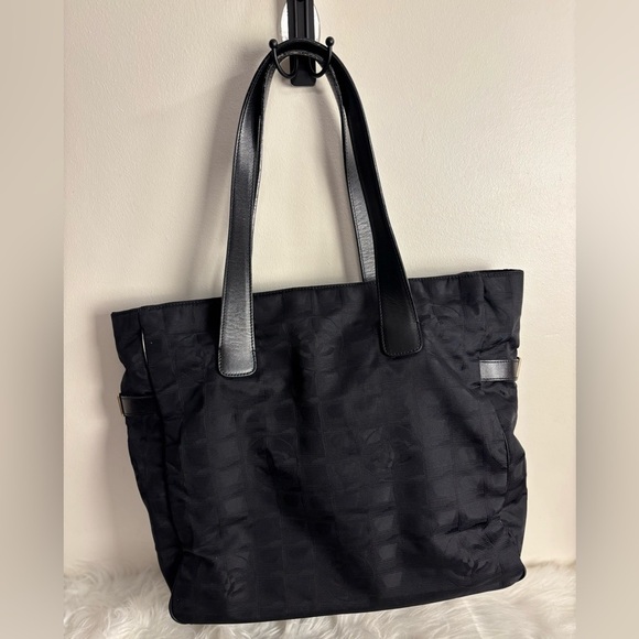 Chanel Black Nylon Tote Bag Travel Line Logo Shoulder Purse Vintage Authentic - Picture 5 of 12